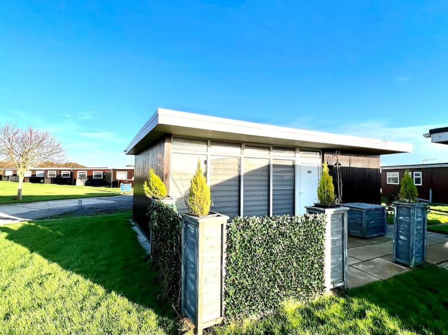 Villa 50 Toledo, Selsey Country Club Exterior foto